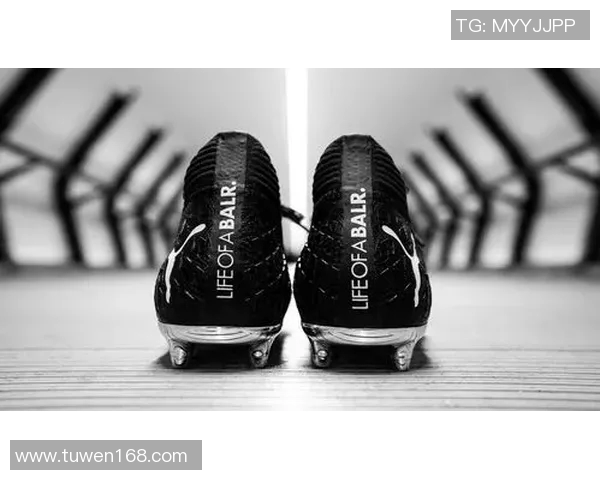 复古风情再现女性专属经典球星足球鞋时尚潮流款